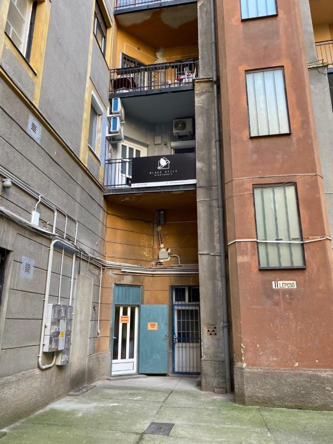 Black Stilt Apartments B1 Дебрецен Экстерьер фото